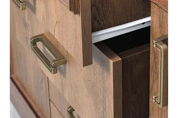 Tadeusz Garderob 135x57x190 cm - Brun - Products - Förvaring - Garderober & garderobssystem