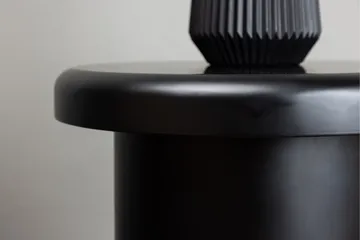 Namsos Sidobord 40 cm - Svart - Products - Möbler - Bord & matgrupp - Avlastningsbord & sidobord - Lampbord & sidobord