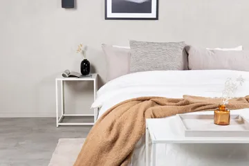 Staal Sidobord - Vit - Products - Möbler - Bord & matgrupp - Avlastningsbord & sidobord - Brickbord & småbord