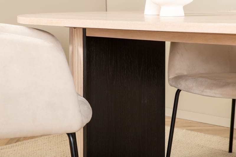 Bianca Matgrupp 200 cm Oval med 4 Berit stolar - Beige - Products - Möbler - Bord & matgrupp - Matgrupp
