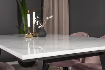 Estelle Matgrupp 140 cm Rektangul är med 4 Velvet stolar - Svart - Products - Möbler - Bord & matgrupp - Matgrupp