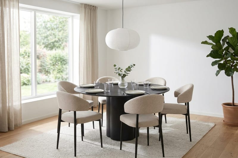 Juno Matgrupp runt 150 cm Svart med 6 Sawako Matstolar - Svartlaserad ek - Products - Möbler - Bord & matgrupp - Matgrupp