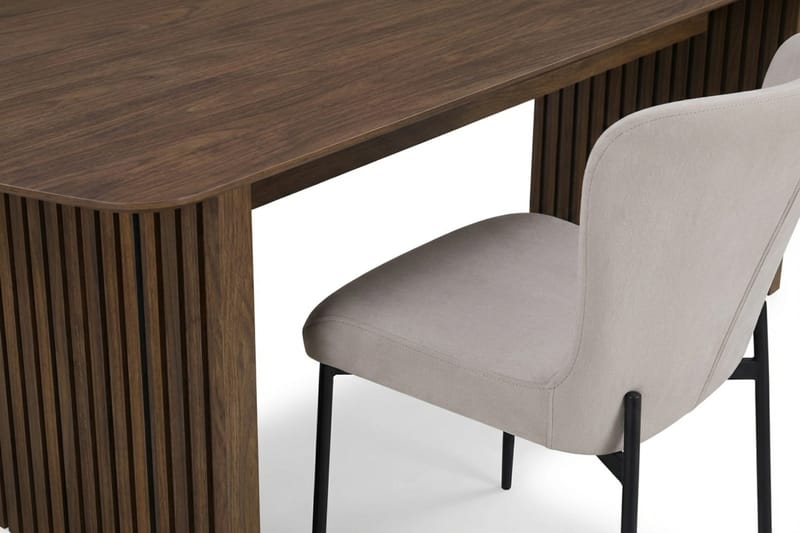 Richeto Matgrupp Rökt Ek 180 cm med 4 Elsie Matstolar - Rökt ek - Products - Möbler - Bord & matgrupp - Matgrupp