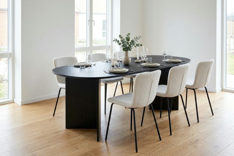 Vera Matgrupp rektangulärt 220 cm Svart med 6 Katy Matstolar - Svart - Products - Möbler - Bord & matgrupp - Matgrupp