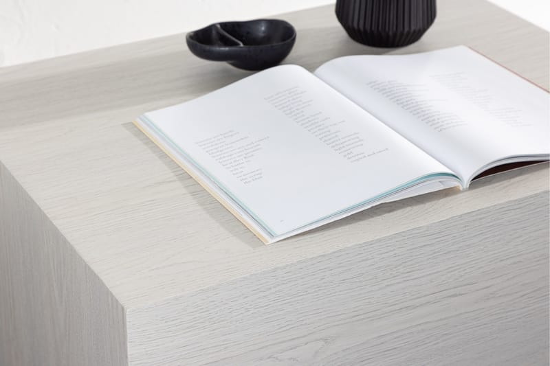 York Soffbord 40x40 cm - Whitewash - Products - Möbler - Bord & matgrupp - Soffbord