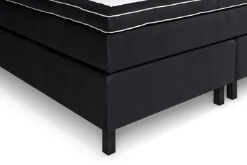 Celine Kontinentalsäng 210x210cm - Svart/Sammet - Products - Möbler - Säng - Kontinentalsäng