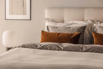 Oslo Lyx Sängpaket Boucle 180x200 Knappad gavel - Beige - Products - Möbler - Säng - Kontinentalsäng