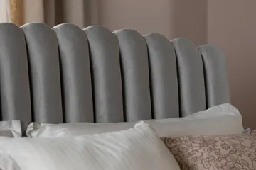 Davia Sänggavel 140 cm - Ljusgrå/Sammet - Products - Möbler - Säng - Sängtillbehör & sänggavel - Sänggavel