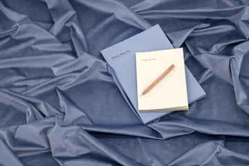 Mary Gardin 135x250 cm - Blå - Products - Textil & mattor - Gardiner - Gardinlängder - Kanallängd