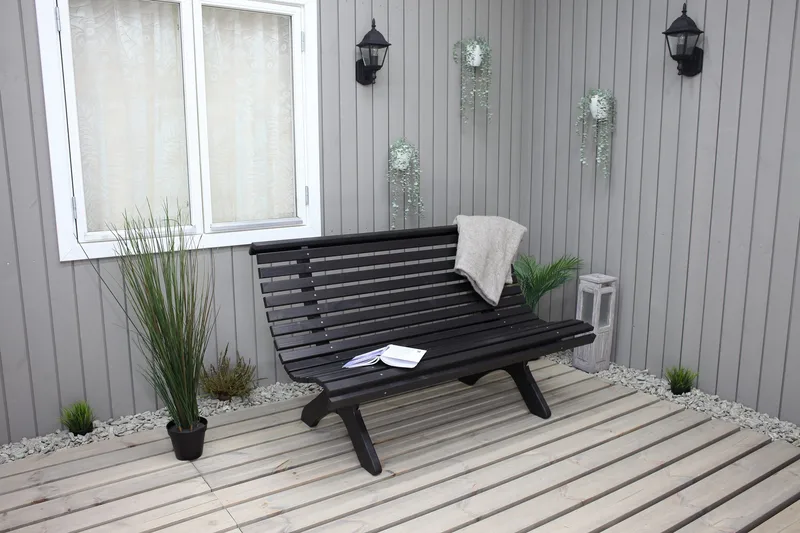 Norvald Bänk Utomhus - Kaffesvart - Products - Utemöbler & utemiljö - Utesoffa - Trädgårdssoffa