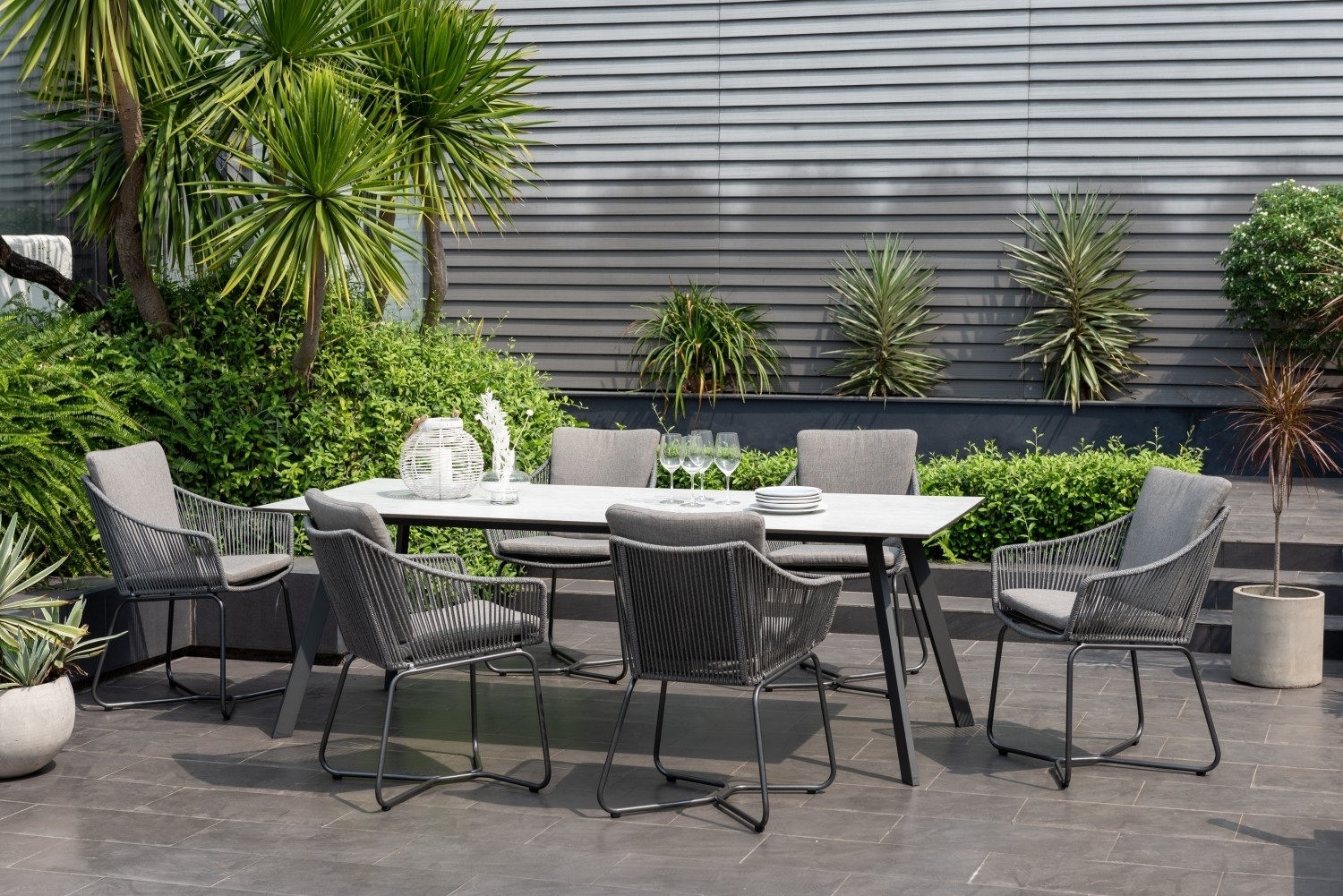 Lifestyle Garden Opal Gartengruppe mit 220 cm langem Esstisch und 6 Esszimmerst�hlen - Grau / Rope