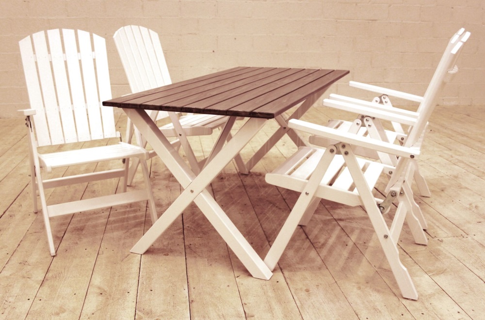 Essgruppe Kungshamn: Tisch inklusive 4 St�hle + M�belreinigung