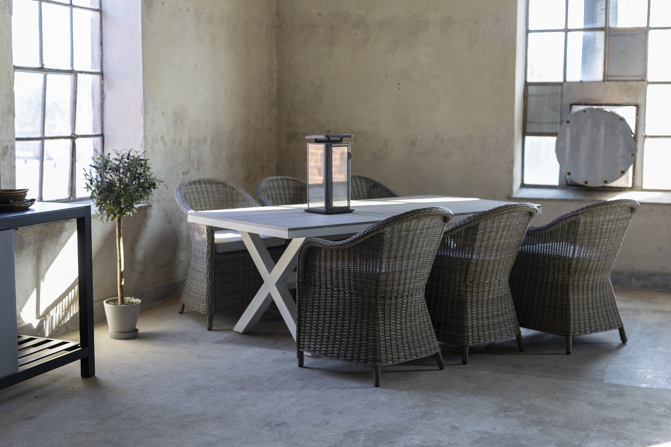 Essgruppe Mercury Tisch inkl. 6 Sessel - Rattanimitat/Wei�aluminium