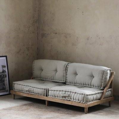 Graues 2-Sitzer-Sofa Heriya aus recyceltem Material + Fleckentferner fr Mbel