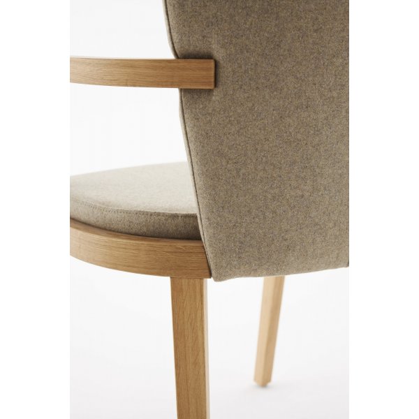 Stuhl mit Lavagestell - Optionale Farbe des Gestells und der Polsterung Stuhl mit Lavagestell - Optionale Farbe des Gestells und der Polsterung