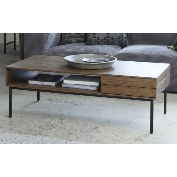 Inez Couchtisch aus braun gelter Eiche mit Aufbewahrungsbox - 120 x 62 cm