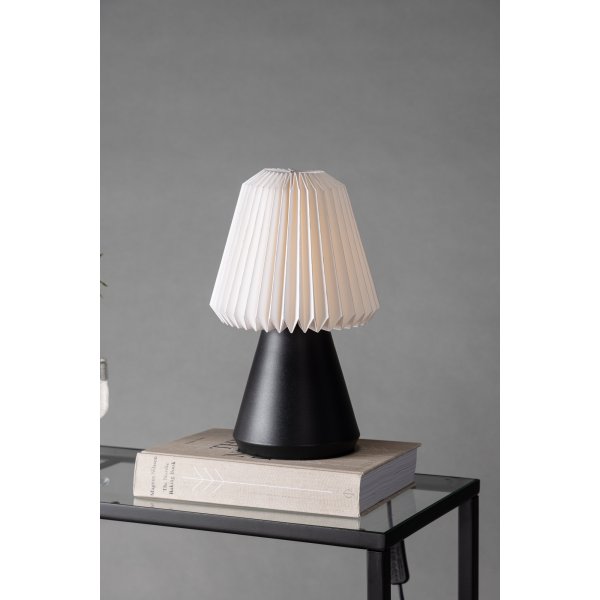 Fjällen Tischlampe - Schwarz/Weiß Fjällen Tischlampe - Schwarz/Weiß