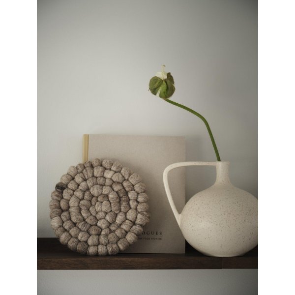 Nisha Untersetzer Ø20 cm - Nougat Nisha Untersetzer Ø20 cm - Nougat