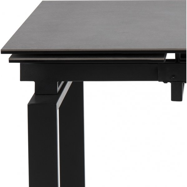 Huddersfield Esstisch 120-200 cm - Schwarz Huddersfield Esstisch 120-200 cm - Schwarz