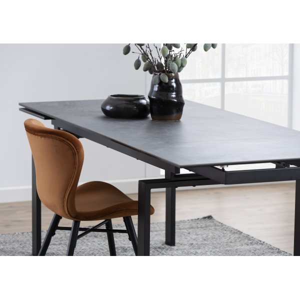 Huddersfield Esstisch 160-240 cm - Schwarz Huddersfield Esstisch 160-240 cm - Schwarz