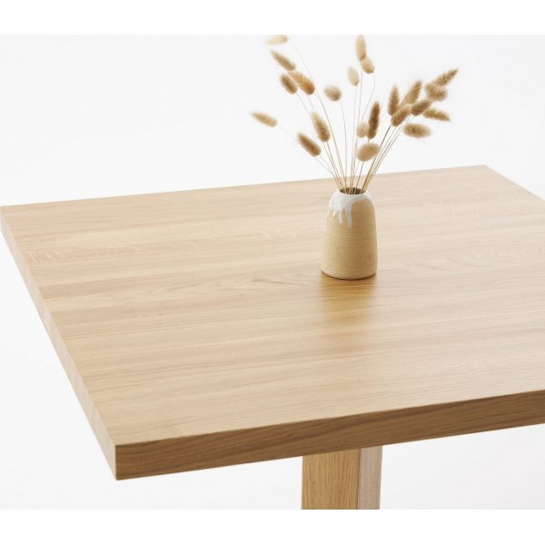 Hey Esstisch 70 x 70 cm - Beliebige Farbe Hey Esstisch 70 x 70 cm - Beliebige Farbe