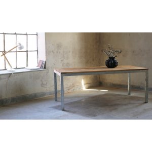 Esstisch Alva 190x90 cm – Teak/galvanisiertes Metall + Möbelpflegeset für Textilien Esstisch Alva 190x90 cm – Teak/galvanisiertes Metall + Möbelpflegeset für Textilien