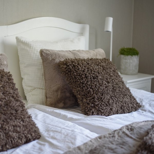 Wolliges Dekokissen Braun - 45 x 45 cm