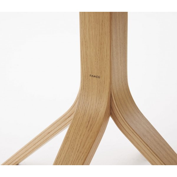 Hey Esstisch 70 x 70 cm - Beliebige Farbe Hey Esstisch 70 x 70 cm - Beliebige Farbe