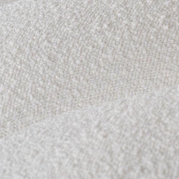 Fuhocker im klobigen Design