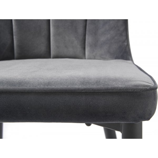 Caia Esszimmerstuhl aus grauem Samt Caia Esszimmerstuhl aus grauem Samt