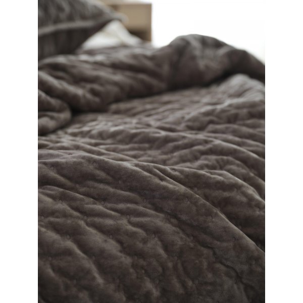 Cia Tagesdecke Doppelbett 260 x 260 cm - Dunkelbrauner Samt Cia Tagesdecke Doppelbett 260 x 260 cm - Dunkelbrauner Samt